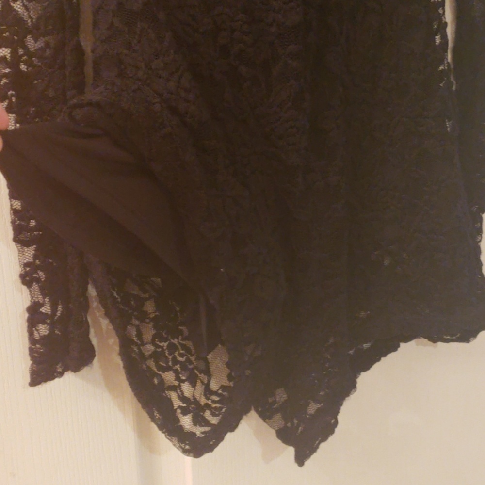 Lace Romper - Picture 4 of 7